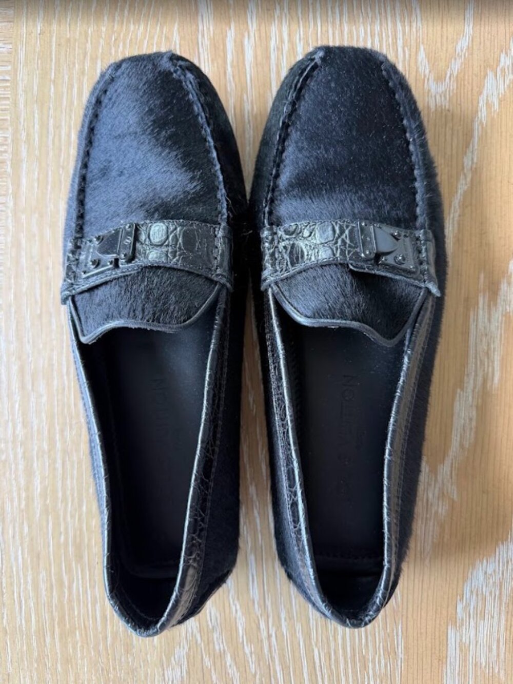 Brand new, never worn Louis Vuitton women's driving loafers Size 37 (US 6.5-7)